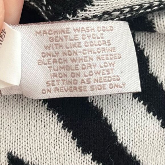 Chicos Zebra Knit Vest Size 0 Black White - Picture 5 of 7